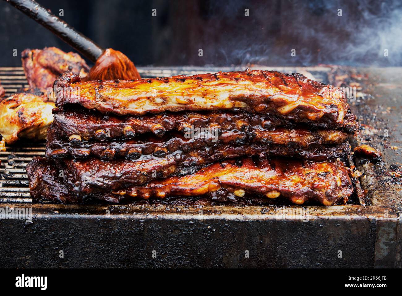 Ribfest Food Festival Ribs abd Chicken Pulled Pork Barbecue Grill Cooking Stockfoto