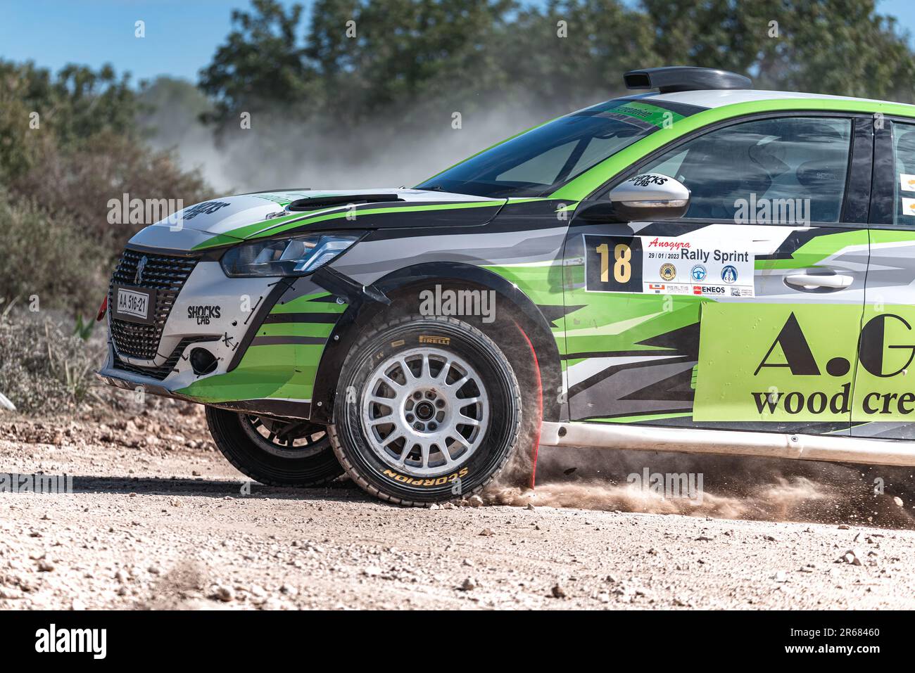 Anogyra, Zypern - 29. Januar 2023: Fahrer Agathokleous George (CY) und Beifahrer Zakos Stelios (CY) fahren Peugeot 208 Rally4 bei Anogyra Rally Ssprin Stockfoto