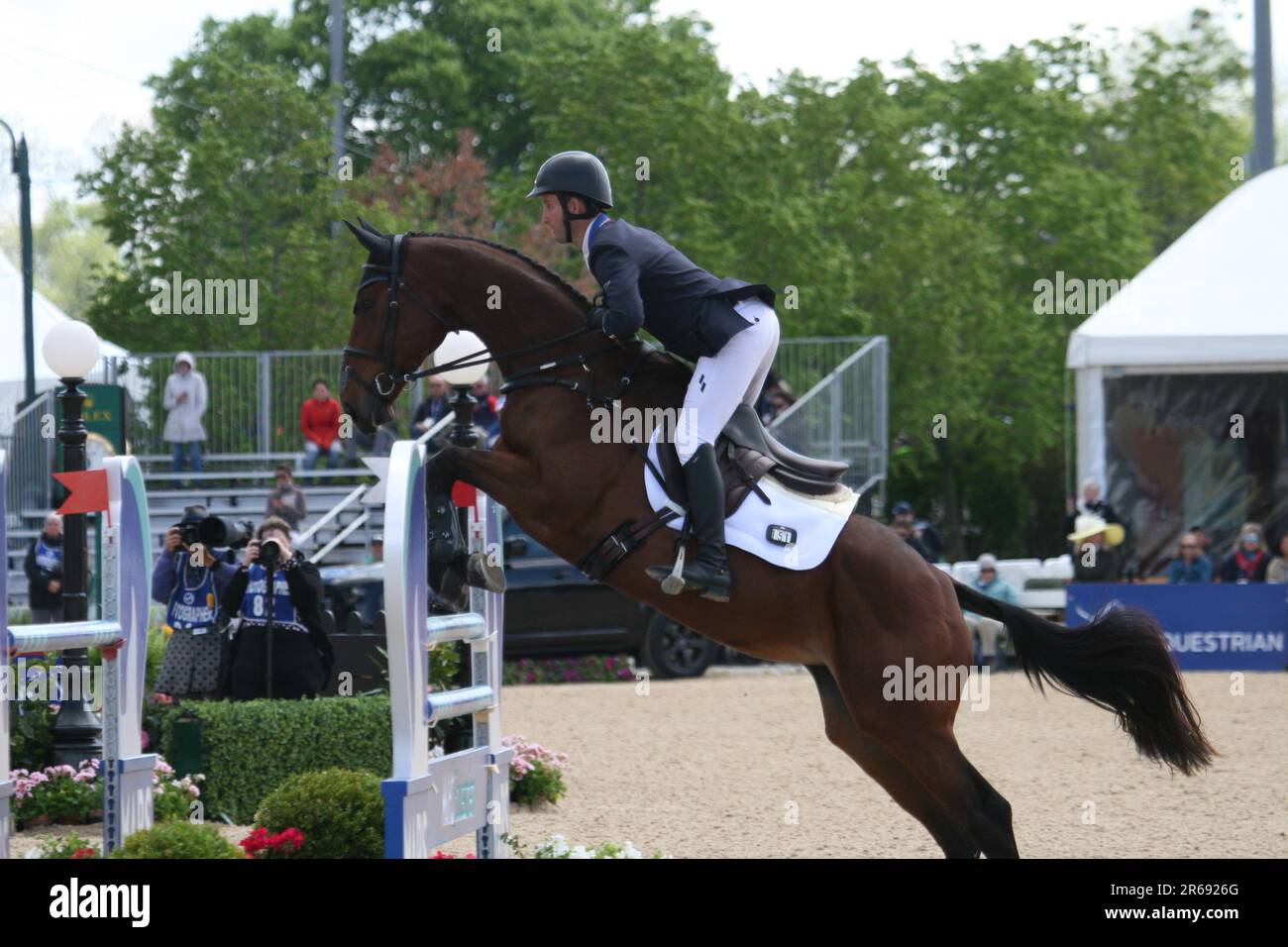 Show Jumping beim Land Rover Kentucky Three Day Event 2023 im Kentucky Horse Park-Lexington, Kentucky, USA. Stockfoto