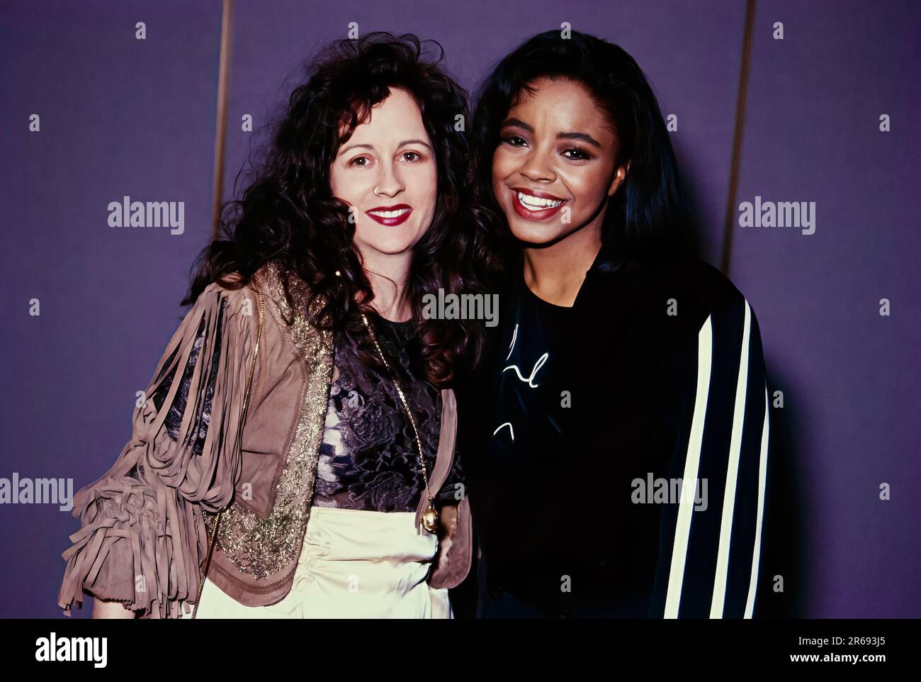 Fotos von Prominenten aus den 90s, die ich auf E6 in Hollywood gedreht habe. Tina Marie Sängerin, mit Shenseea bei den Soul Train Awards. Stockfoto