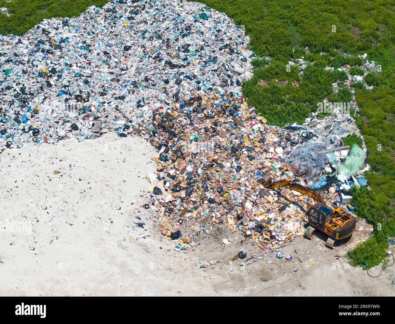 Luftaufnahme Mülldeponie, Hausmüll in Mülldeponie Müll und verschiedene Abfälle, Umweltverschmutzung. Stockfoto