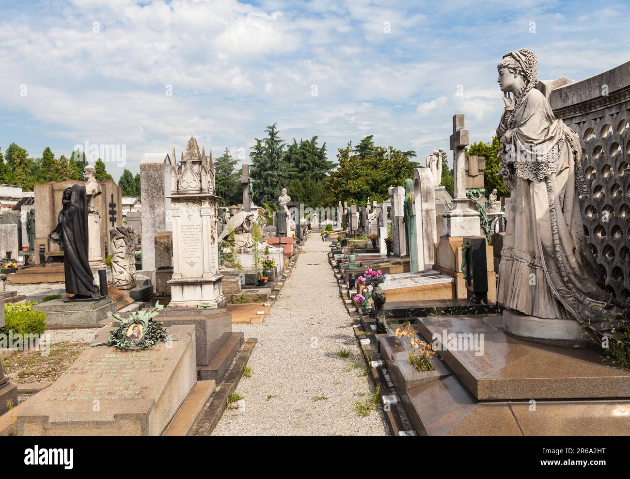 Die älteste Seite eines monumentalen Friedhofs in Nord-Italien Stockfoto