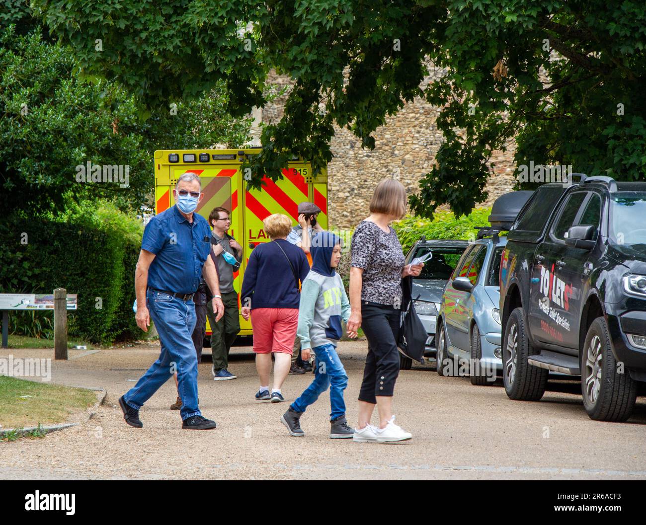 Suffolk Feuerwehr- und Rettungsfahrzeug im historischen normannischen Schloss in Framlingham Stockfoto