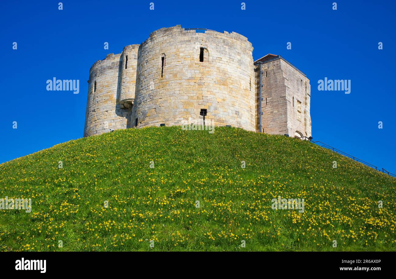 York Castle, auch bekannt als Clifford's Tower Stockfoto