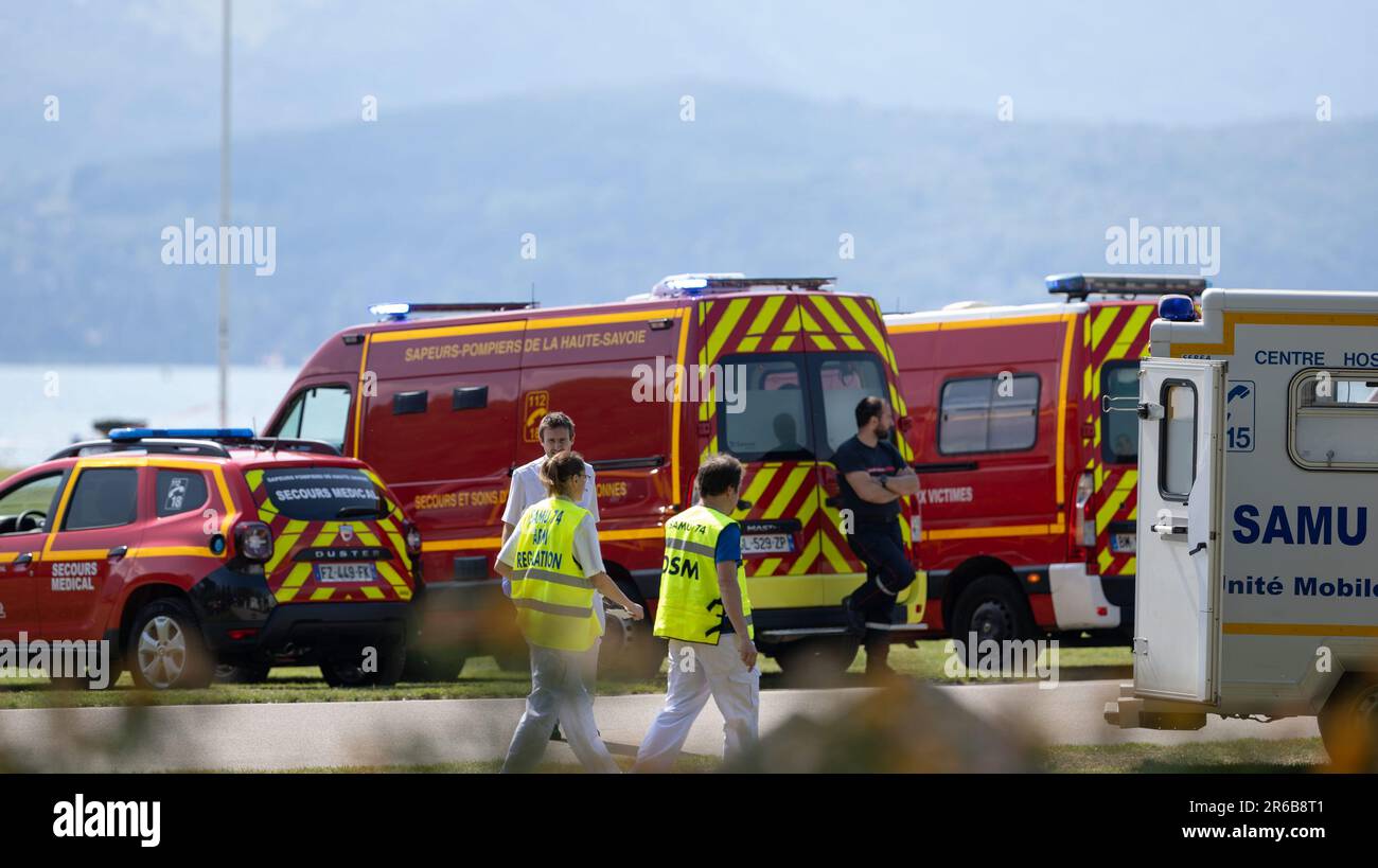 Annecy, Frankreich. 08. Juni 2023. Kredit: PHOTOPQR/LE DAUPHINE/Grégory YETCHMENIZA; Annecy; 08/06/2023; Messerangriff in Annecy: Sieben Verletzte, darunter sechs Kinder, ein Mann hat Oung-Kinder verhaftet.Messerangriff in Annecy: Sieben Verletzte, darunter sechs Kinder, ein Mann verhaftet Kredit: MAXPPP/Alamy Live News Stockfoto