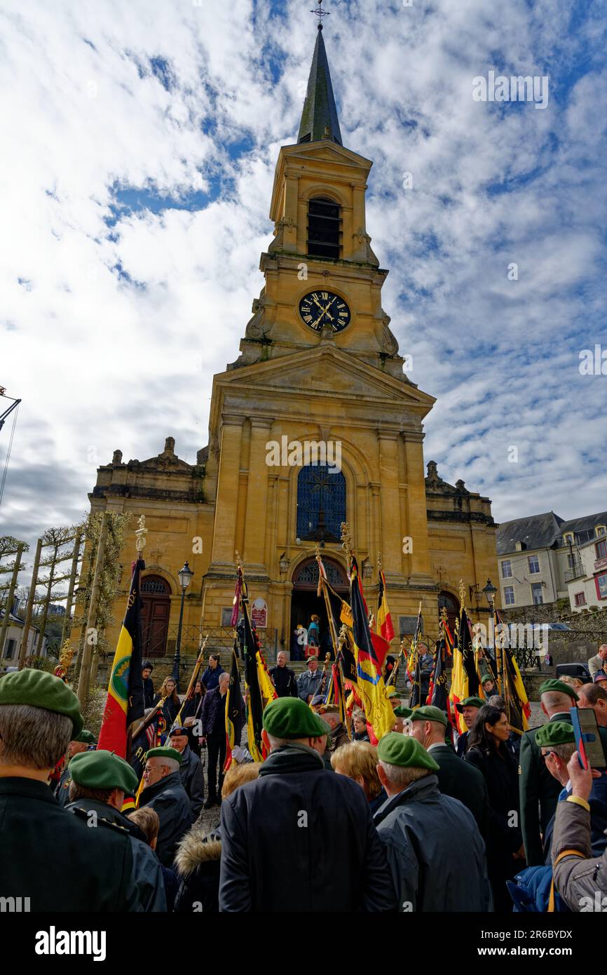 Sehen Sie die Kirche in Bouillon in den Ardennen in Belgien Stockfoto