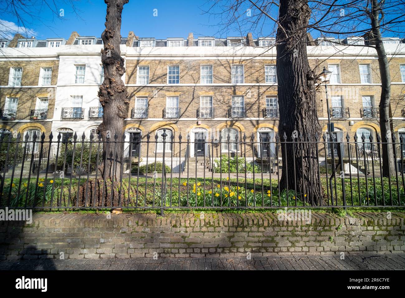 LONDON, MÄRZ 2023: Houses on Brixton Road, in Lambeth South West London Stockfoto