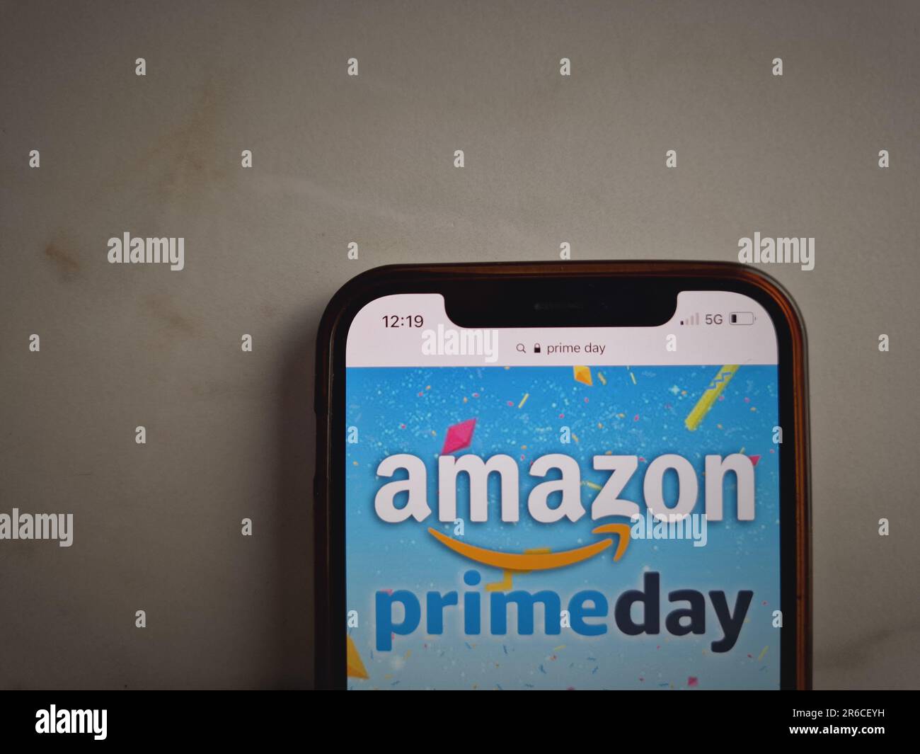 Konskie, Polen 08. Juni 2023 Amazon Prime DayLogo wird auf dem