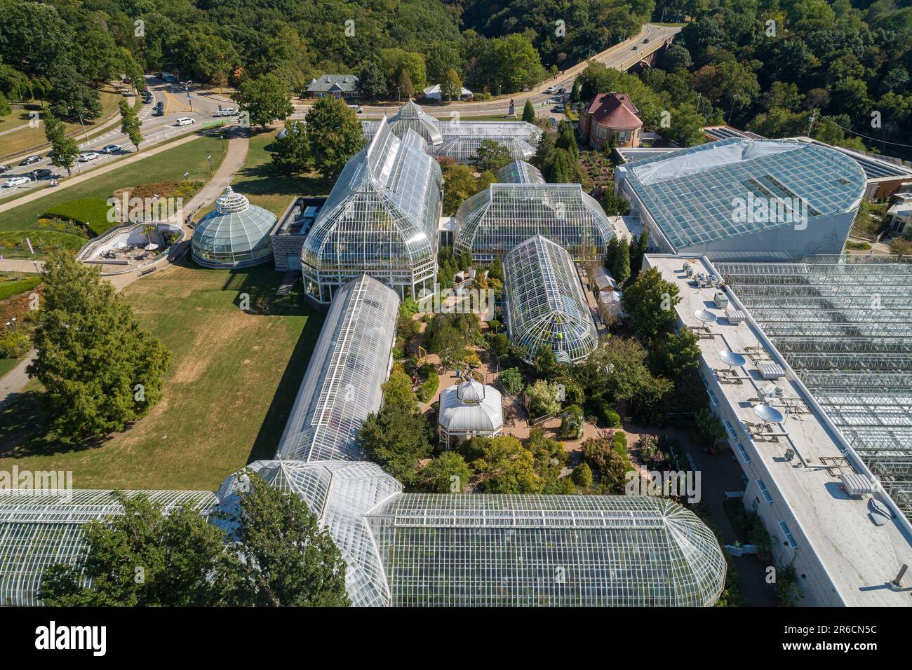 Phipps Conservatory and Botanical Gardens in Pittsburgh, Pennsylvania. Das Gartenbauzentrum von Schenley Park verfügt über botanische Gärten und ein Stahlglas Stockfoto