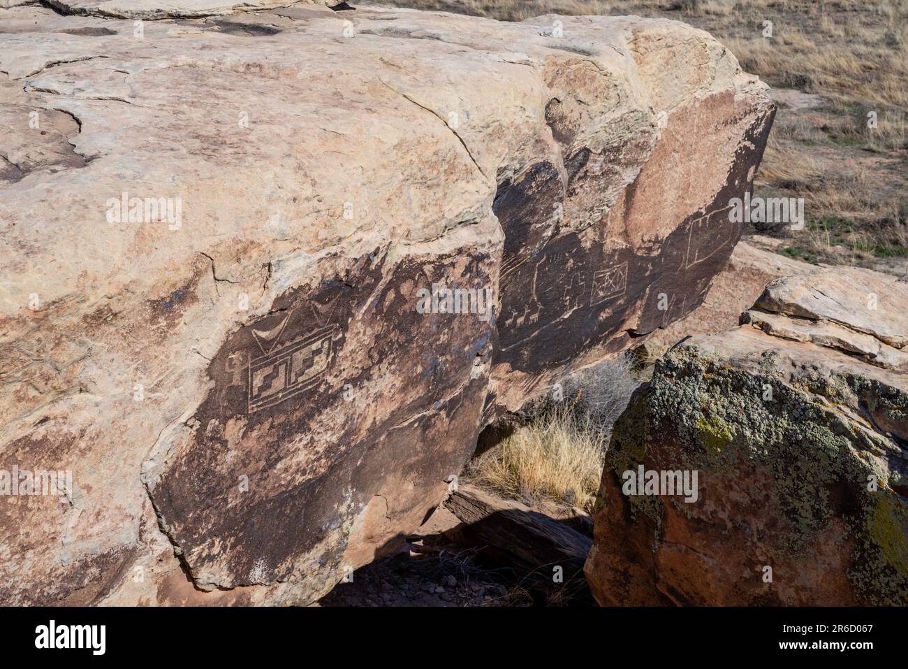 Der Petroglyphen-Nationalpark am Puerco Loop, Arizona, USA, ist ein echtes Fotomotiv. Stockfoto