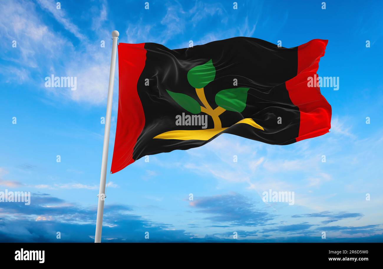 Flagge der indigenen australischen Völker Larrakien im Hintergrund, Panoramablick. Flagge für ethnische Gruppe oder Kultur, regionale Autorität Stockfoto