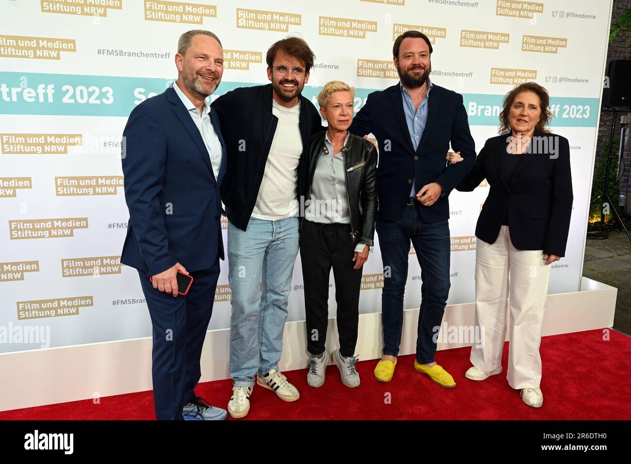 Köln, Deutschland. 06. Juni 2023. Team Liebes Kind - Tom Spieß (Constantin), Julian Pörsken und Isabel Kleefeld (beide Regisseure), Friedrich Oetker (Constantin) und Petra Müller (FMS), l-r, kommen zur Film- und Medienstiftung NRW Sommerversammlung 2023 Credit: Horst Galuschka/dpa/Alamy Live News Stockfoto