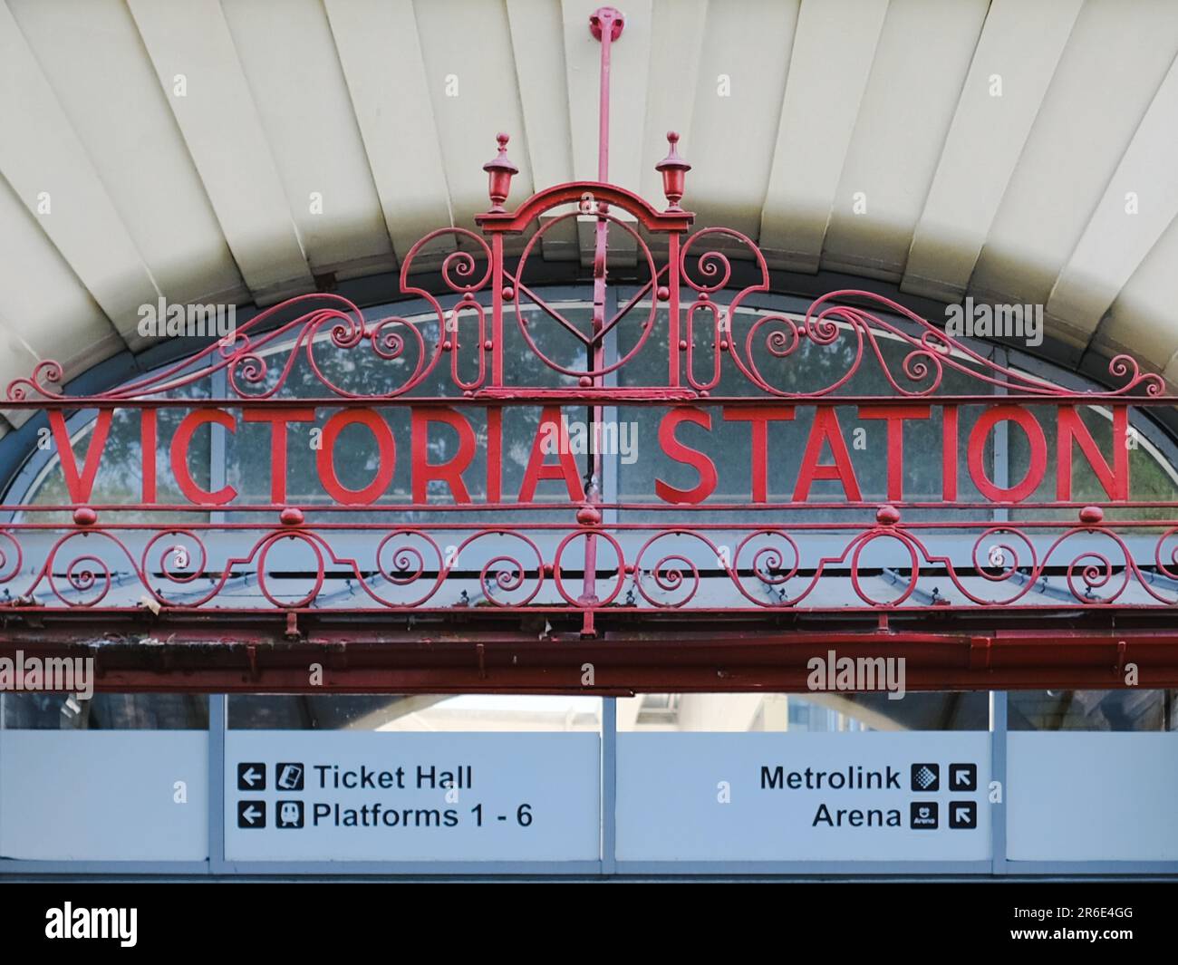 Bahnhof Manchester Victoria und Metrolink Haltestelle Stockfoto