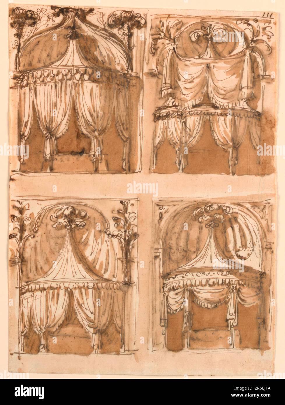 Obere Reihe: Links ein Zelt, dessen spitzes Dach sich vor einer Art Muschel befindet, die seitlich von Federn eingerahmt ist. Auf der rechten Seite ein Zelt mit einem hohen, spitz zulaufenden Dach, hinter dem die Wand eine Nische bildet, die über der Einfassung die Form der oberen Hälfte eines Quatrefoils aufweist, wobei Vorhänge an den oberen Ecken vor dem Dach hängen. Untere Reihe: Links, eine Variation des letzten Motifs, ohne Vorhänge. Blumenbündel umrahmen den unteren Teil der Quatrefolien. Auf der rechten Seite ein Zelt mit einem spitzen Dach über einer Einmündung und mit Federn oben. Hinter dem Dach ist eine Nische, neben WHIC Stockfoto