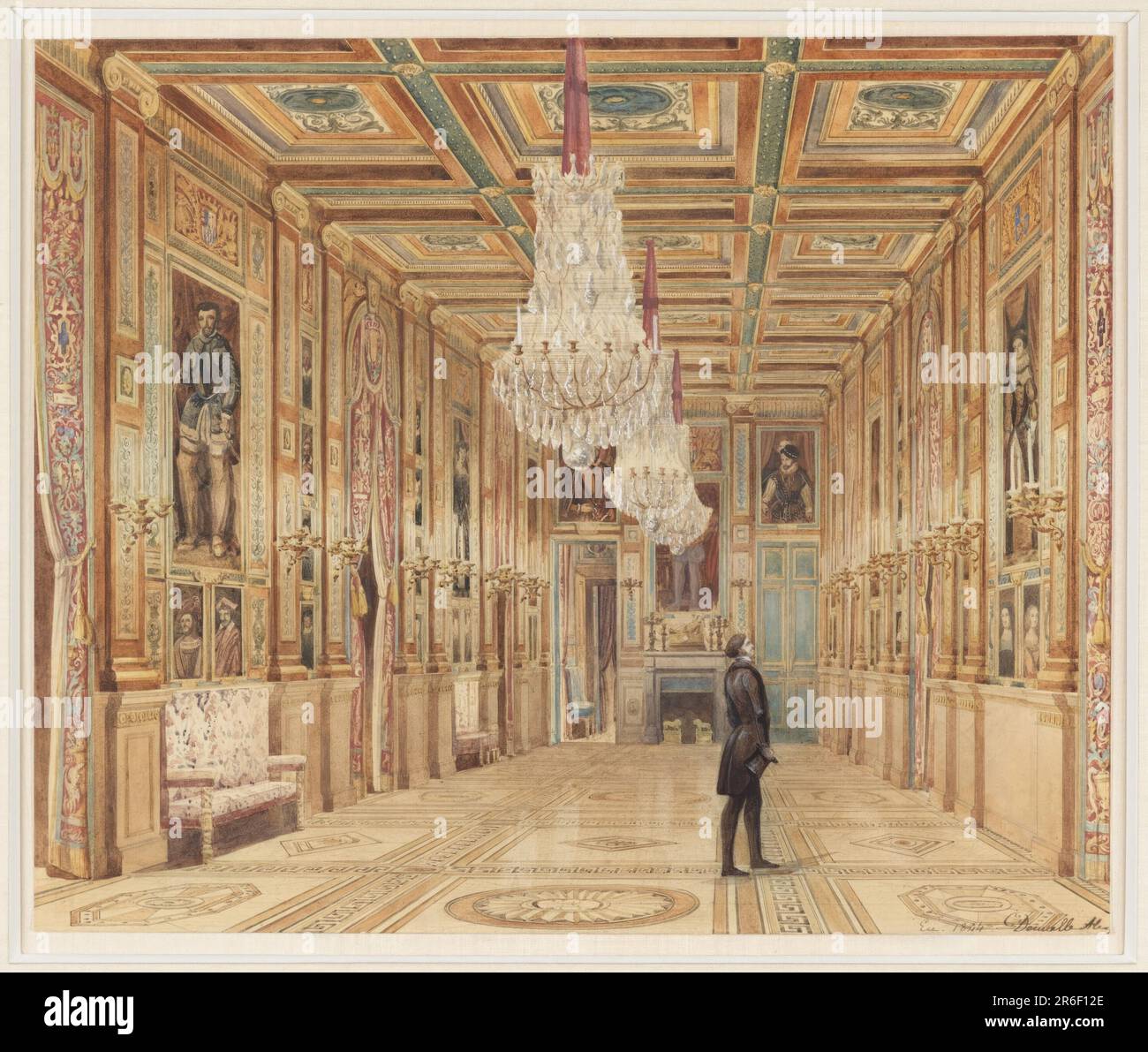 Die hoch dekorierte Galerie des Guises im Chateau d'EU wird von drei großen Kristallleuchtern und zusätzlichen Wandleuchtern beleuchtet. Die Kassettendecke in einem quadratischen Muster spiegelt das Design des eingelegten Bodens wider. Porträtgemälde aus der Renaissance werden in Paneelen entlang der Wände platziert. Ein einsamer Besucher, Hut in der Hand, blickt auf ein Gemälde. Datum: 1844. Pinsel und Aquarell, weißer Gouache, Graphit auf Papier. Museum: Cooper Hewitt, Smithsonian Design Museum. Stockfoto