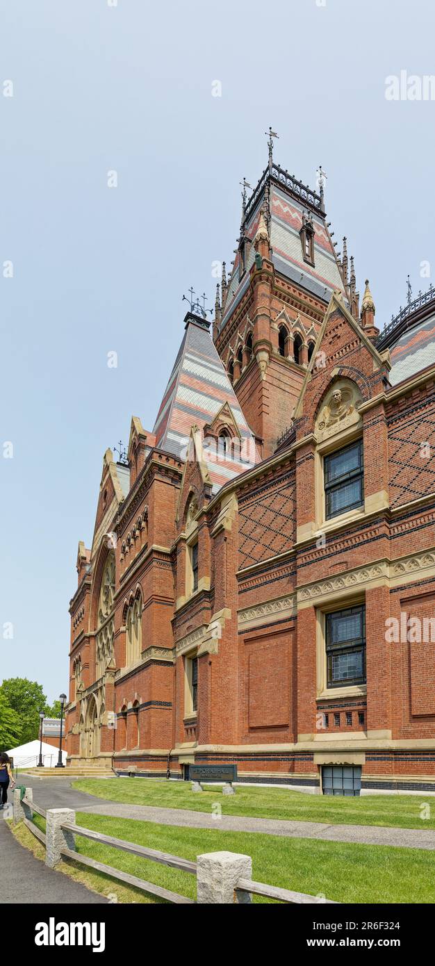 Die Gedenkhalle ehrt Harvard-Männer, die im Kampf für die Union in den USA starben Bürgerkrieg. Das Wahrzeichen im gotischen Stil verfügt über einen Speisesaal und ein Theater. Stockfoto