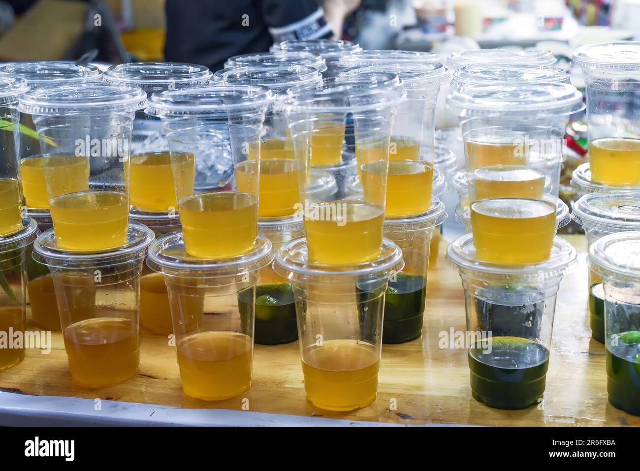 Zubereiteter vietnamesischer Eistee Tra Tac mit Kumquat, schwarzer Tee ...