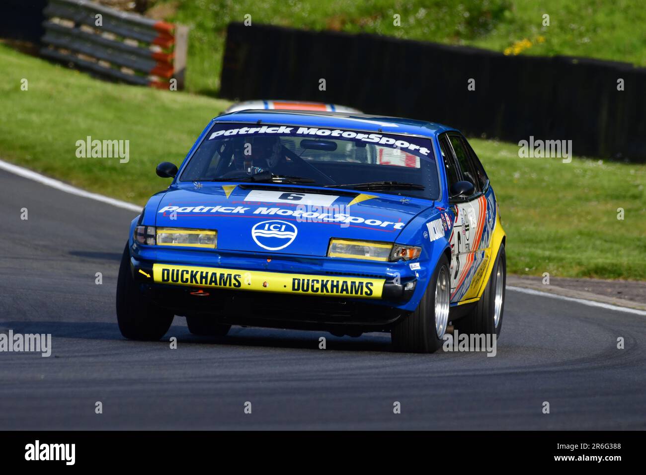 Mike Whitaker SNR, Patrick Motorsport Rover SD1, HRDC „Gerry Marshall“ Trophy Series, über 30 Autos auf dem Spielfeld für ein 45-minütiges Rennen mit zwei Fahrern Stockfoto