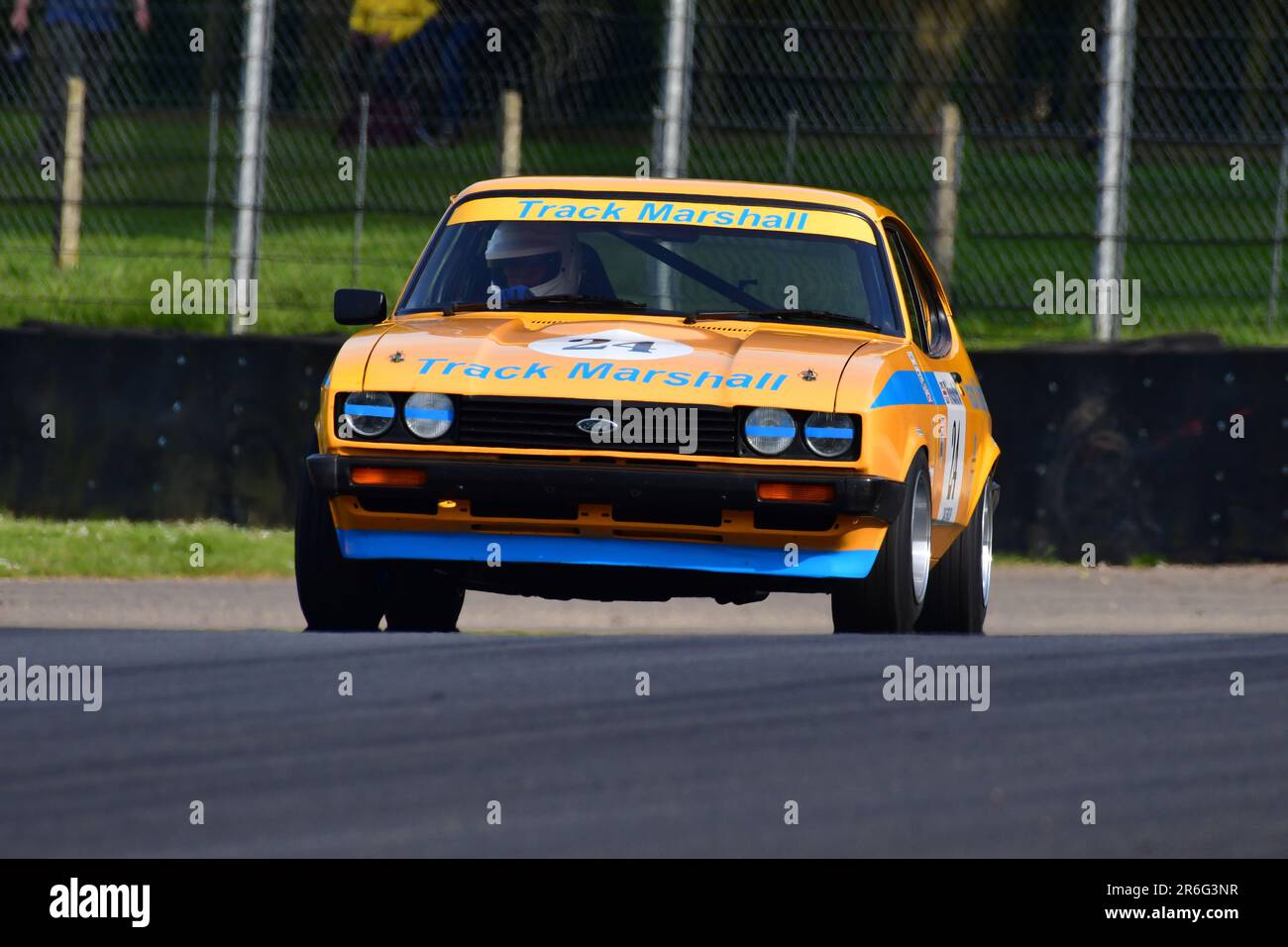 Graham Scarborough, Ford Capri, HRDC „Gerry Marshall“ Trophy Series, über 30 Autos auf dem Spielfeld für ein fünfundvierzig Minuten dauerndes Rennen mit zwei Fahrern vor 19 Stockfoto