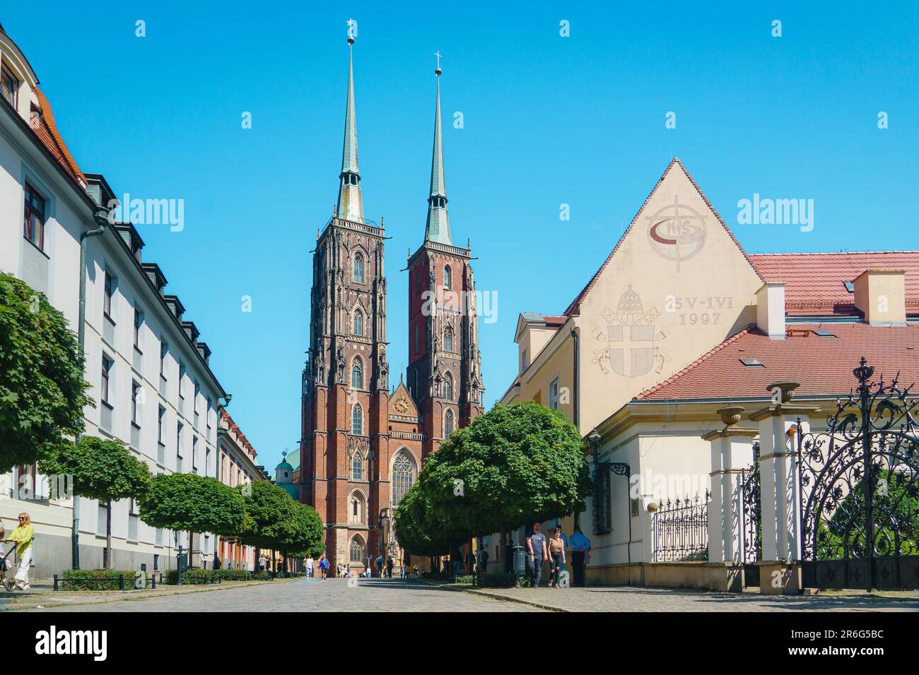 Die Kathedrale von St. John der Täufer in Breslau. Die Kathedrale im Viertel Ostrów Tumski ist eine gotische Kirche mit neogotischen Ergänzungen Stockfoto