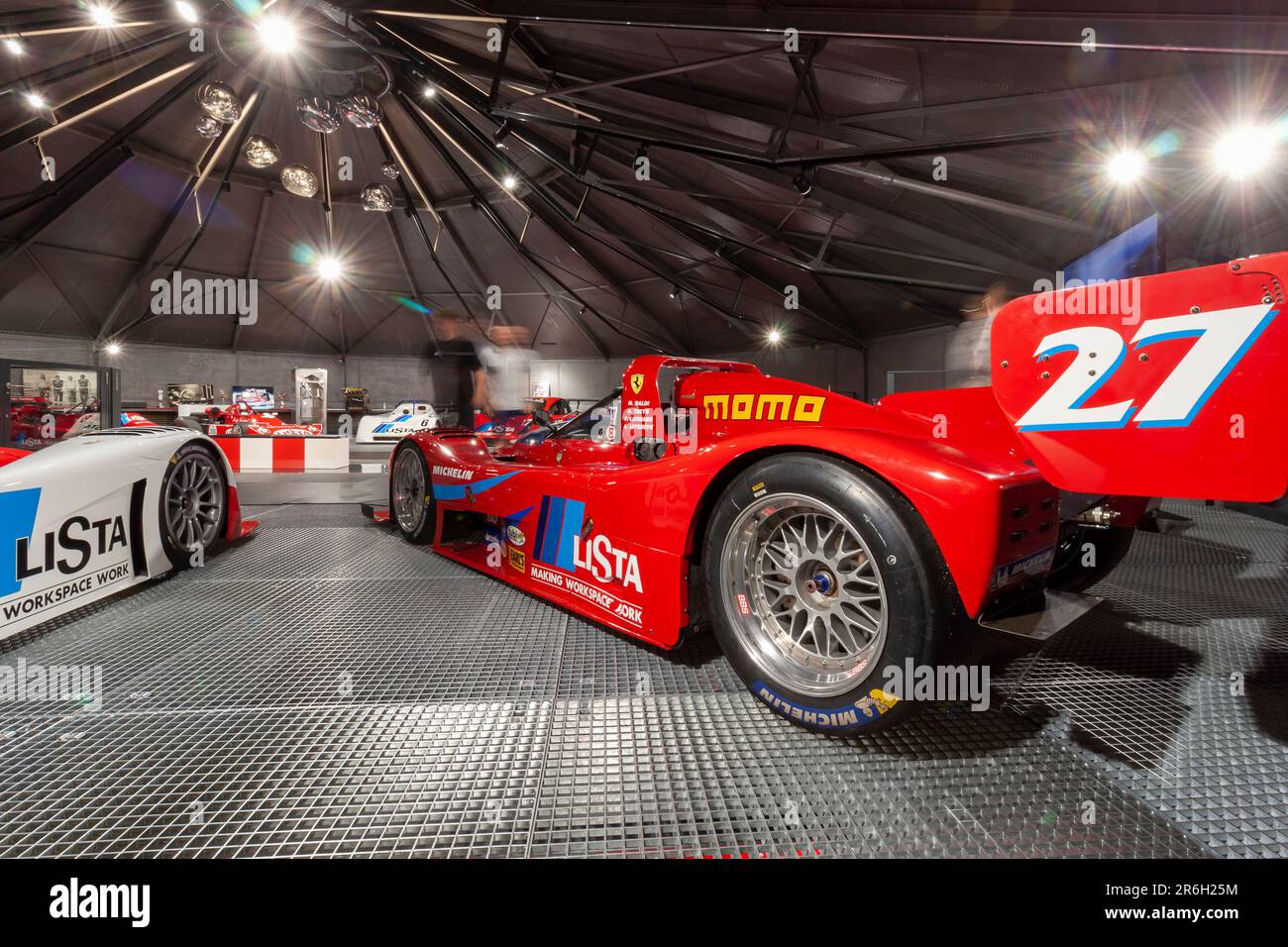 ROMANSHORN, SCHWEIZ - 4. JUNI 2023: Ferrari-Rennwagen gefahren von Freddie Lienhard, Gründer des Museums in Romanshorn Stockfoto