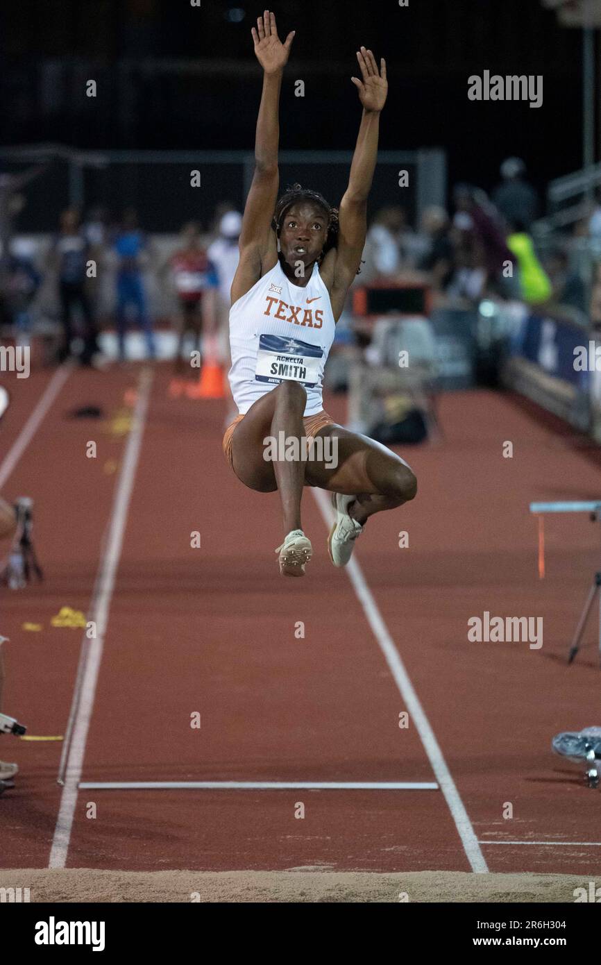 Texas Long lumper ACKELIA SMITH in Aktion bei der NCAA Division 1 Track & Field Championships in Austin am 8. Juni 2023 gewann Smith mit einem Sprung von 22 Fuß, 7 Zoll. Kredit: Bob Daemmrich/Alamy Live News Stockfoto