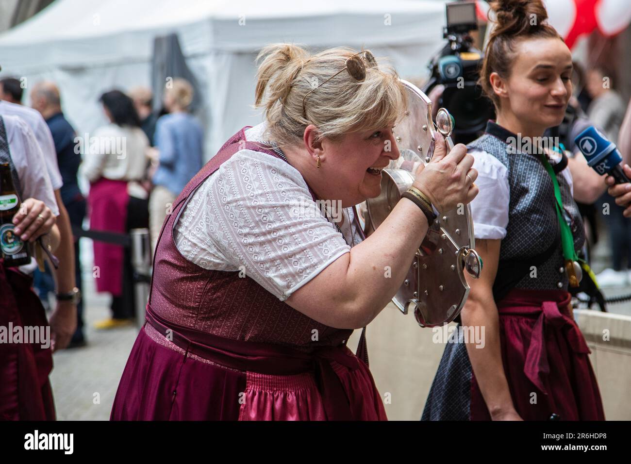 München, Deutschland. 28. Mai 2023. FC Bayern Frauen bei der Meisterfeier der FC Bayern Herren und FC Bayern Damen am 28.5.2023 in München. -- FC Bayern Women bei der Bundesliga Championship Celebration am 28. Mai 2023 in München. (Foto: Alexander Pohl/Sipa USA) Guthaben: SIPA USA/Alamy Live News Stockfoto