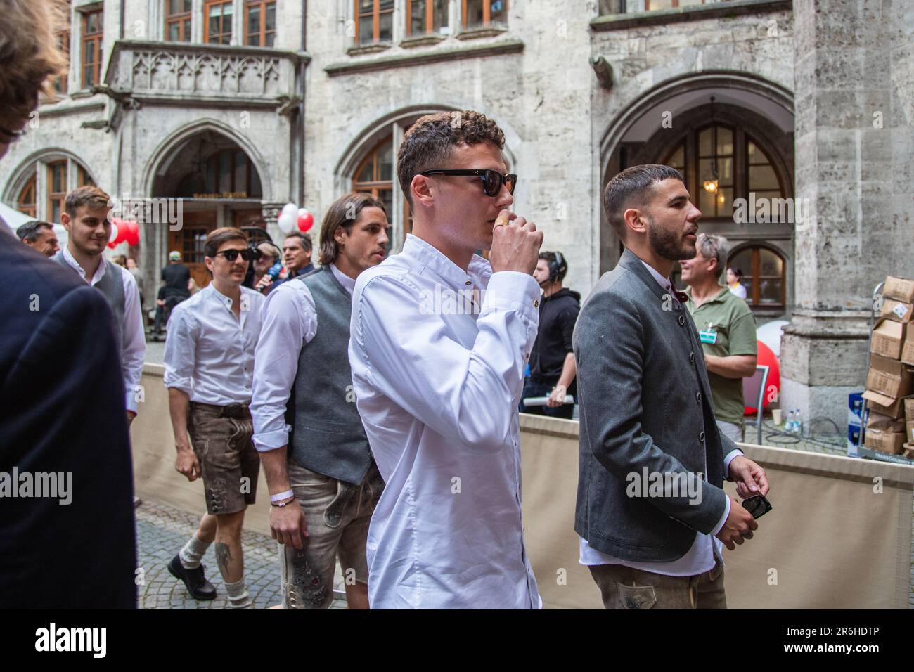 München, Deutschland. 28. Mai 2023. Josip Stanisic, Yann Sommer, Benjamin Pavard, Lucas Hernandez bei der Meisterfeier der FC Bayern Herren und FC Bayern Damen am 28.5.2023 in München. -- Josip Stanisic, Yann Sommer, Benjamin Pavard, Lucas Hernandez bei der Bundesliga Championship Celebration am 28. Mai 2023 in München. (Foto: Alexander Pohl/Sipa USA) Guthaben: SIPA USA/Alamy Live News Stockfoto