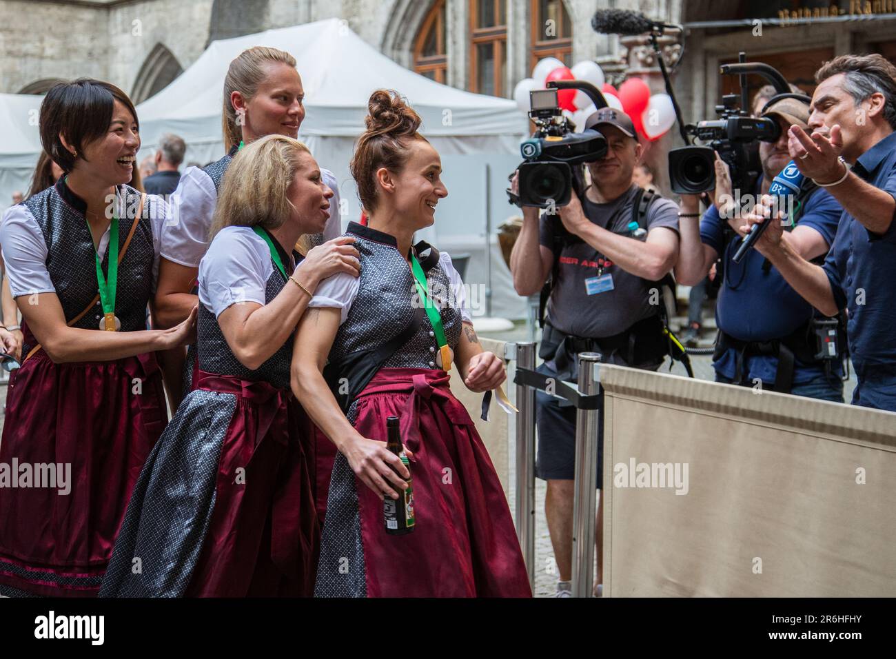 München, Deutschland. 28. Mai 2023. FC Bayern Frauen bei der Meisterfeier der FC Bayern Herren und FC Bayern Damen am 28.5.2023 in München. -- FC Bayern Women bei der Bundesliga Championship Celebration am 28. Mai 2023 in München. (Foto: Alexander Pohl/Sipa USA) Guthaben: SIPA USA/Alamy Live News Stockfoto