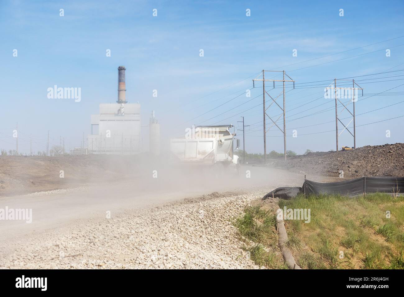 Reinigung und Sanierung von Kohleaschenteichen in der Alliant Energy Burlington Generating Station in Burlington, Iowa. Das Kraftwerk hat die Verbrennung von coa eingestellt Stockfoto