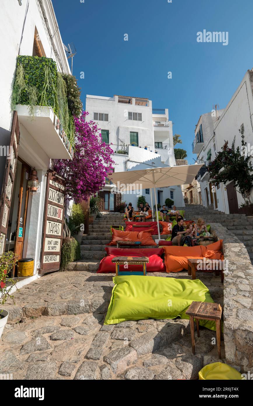 CAFÉ IM FREIEN PLAZA DE SOL IBIZA BALEARISCHE INSELN SPANIEN Stockfoto