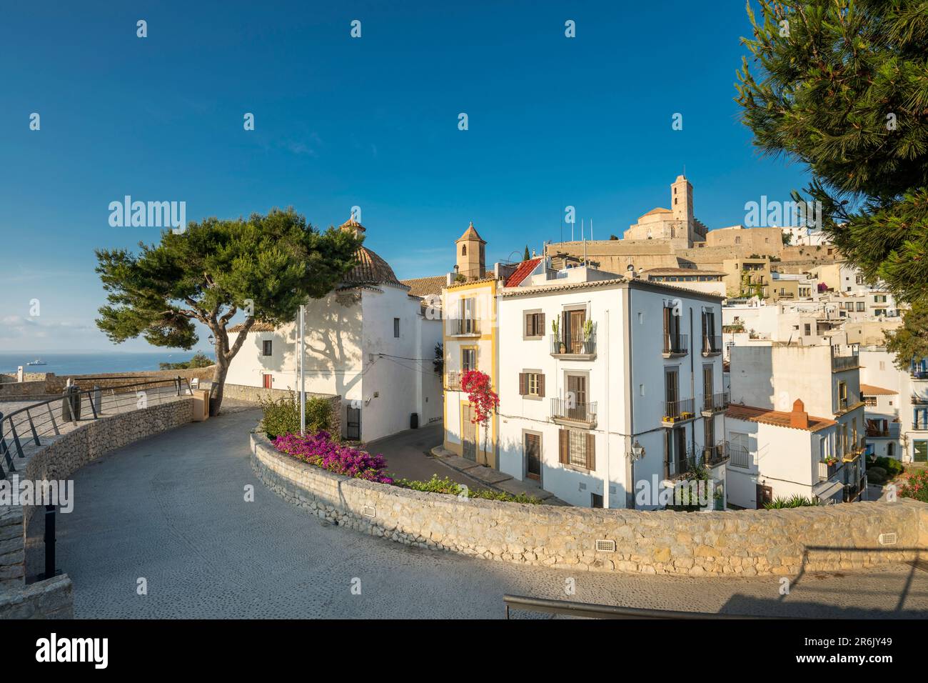 BEHERBERGT DIE ALTSTADT IBIZA BALEAREN SPANIEN Stockfoto