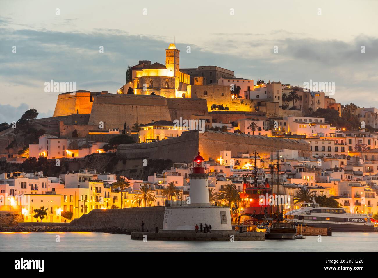 BOTAFOCH LEUCHTTURM ALTSTADT SKYLINE IBIZA BALEARISCHE INSELN SPANIEN Stockfoto