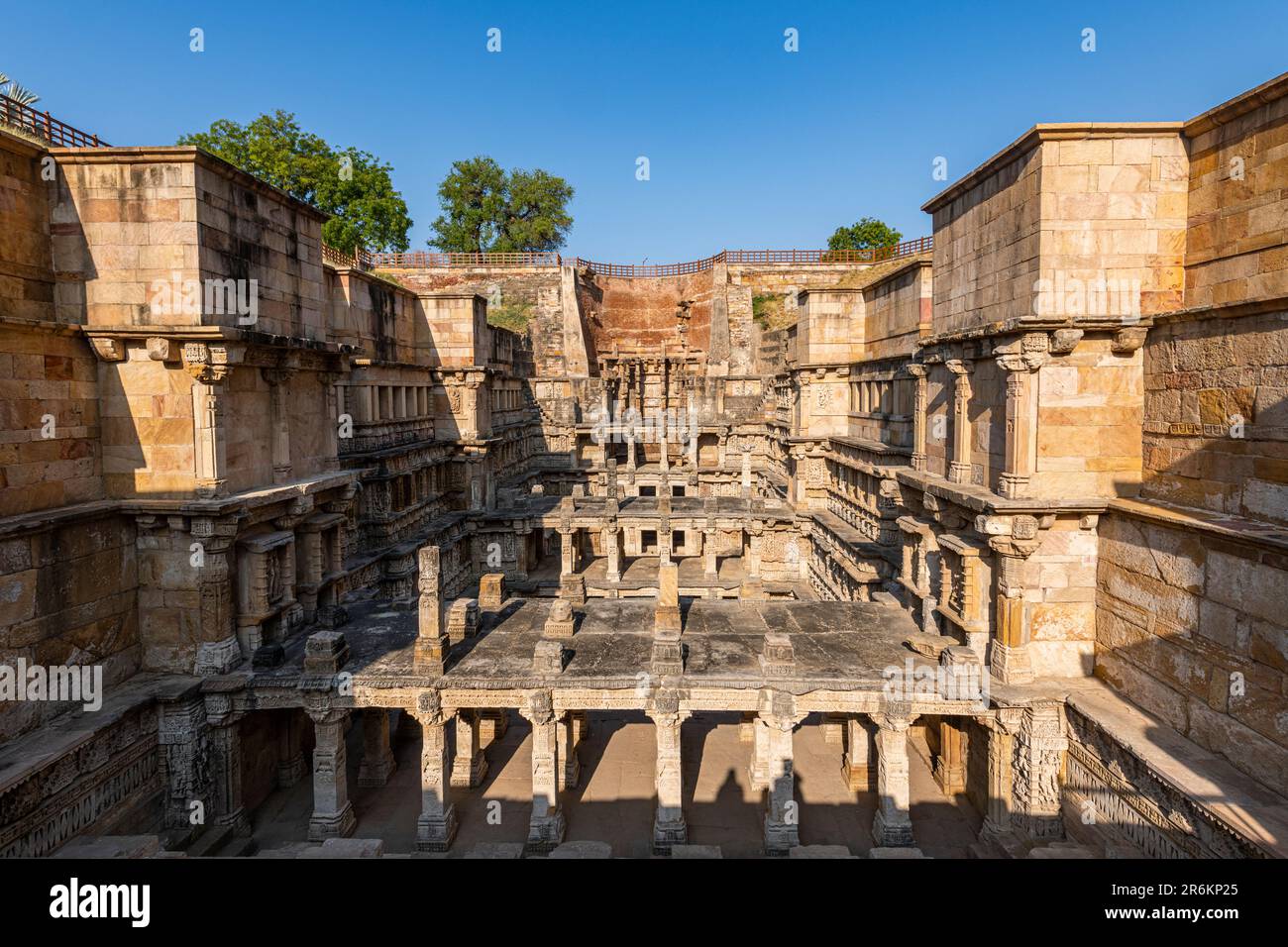 Rani Ki Vav, The Queen's Stepwell, UNESCO-Weltkulturerbe, Patan, Gujarat, Indien, Asien Stockfoto Rani Ki Vav, The Queen's Stepwell, UNESCO-Weltkulturerbe, Patan, Gujarat, Indien, Asien Stockfoto