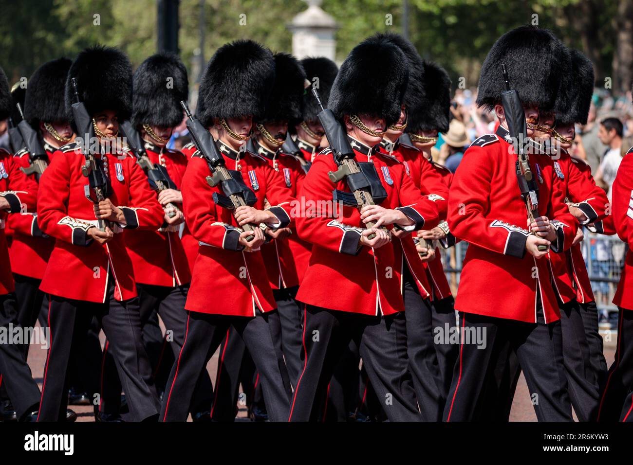 Horse Guards Parade, London, Großbritannien. 10. Juni 2023 "Der Bericht des Oberst". Haushaltsabteilung. Trooping the Colour vom Colonel des Regiments geprüft, ist der Colonels Review die zweite Probe für die Trooping the Colour Parade, die am 17. Juni 2023 stattfindet. Foto: Amanda Rose/Alamy Live News Stockfoto