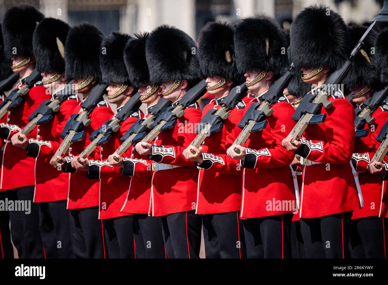 The Mall, London, Großbritannien. 10. Juni 2023 "Der Bericht des Oberst". Die Haushaltsabteilung. Trooping the Colour vom Colonel des Regiments geprüft, ist der Colonels Review die zweite Probe für die Trooping the Colour Parade, die am 17. Juni 2023 stattfindet. Foto: Amanda Rose/Alamy Live News Stockfoto