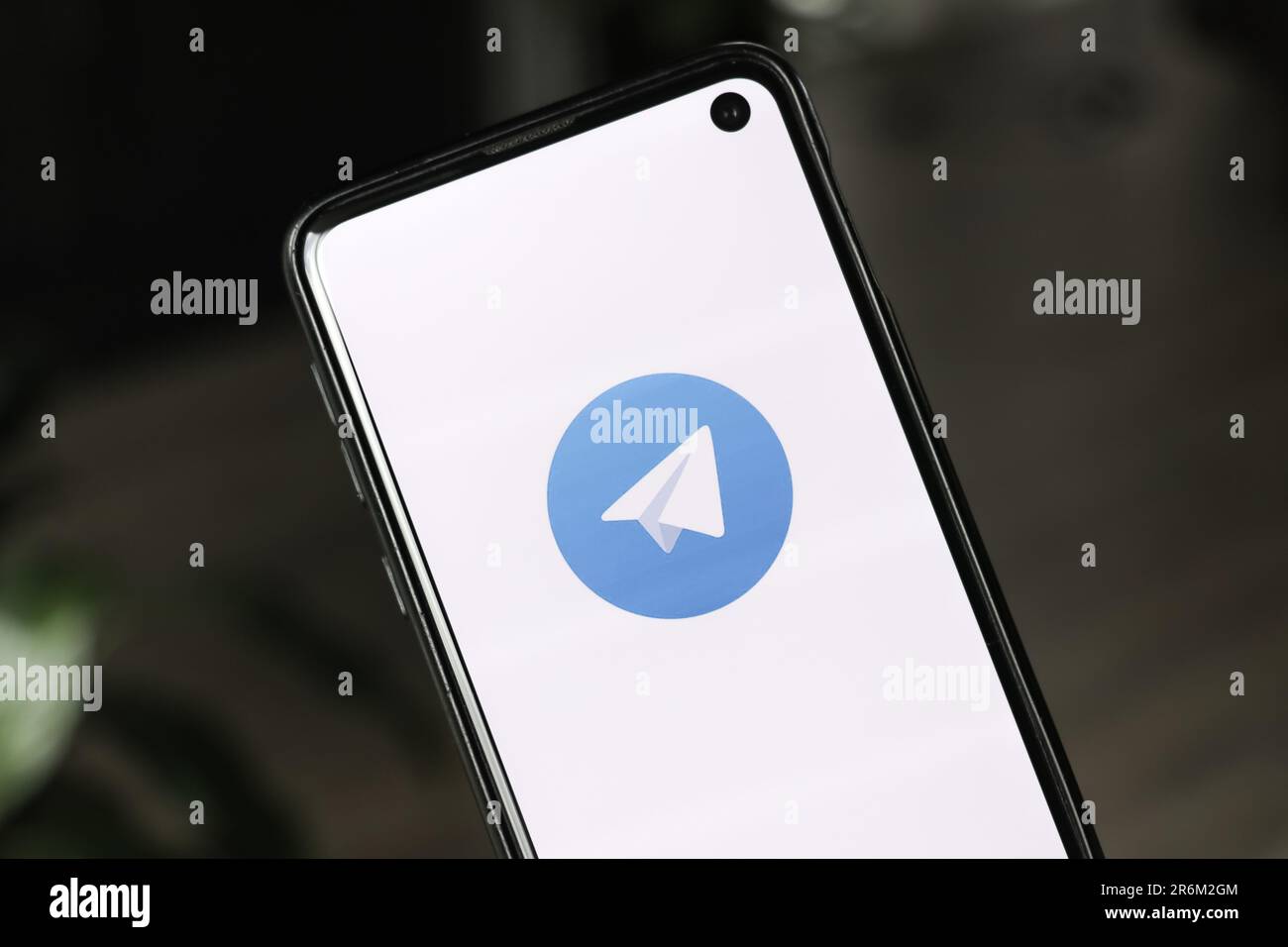 Eine Nahaufnahme des Telegram-Logos auf dem Smartphone-Bildschirm Stockfoto
