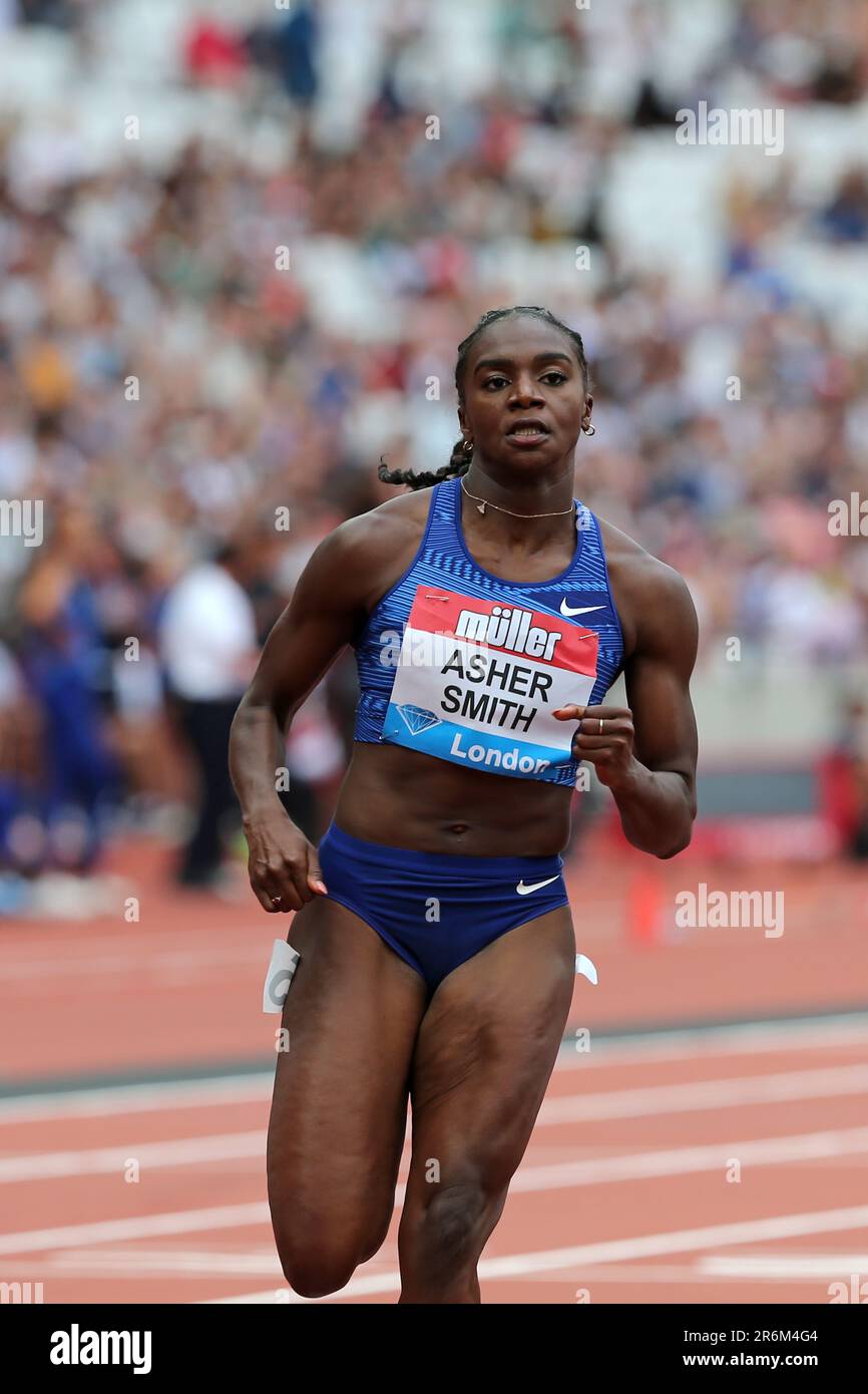 Dina ASHER-SMITH (Großbritannien) überquert die Ziellinie in der Women's 100m Heat 2 bei der 2019, IAAF Diamond League, Jubiläumsspiele, Queen Elizabeth Olympic Park, Stratford, London, Großbritannien. Stockfoto