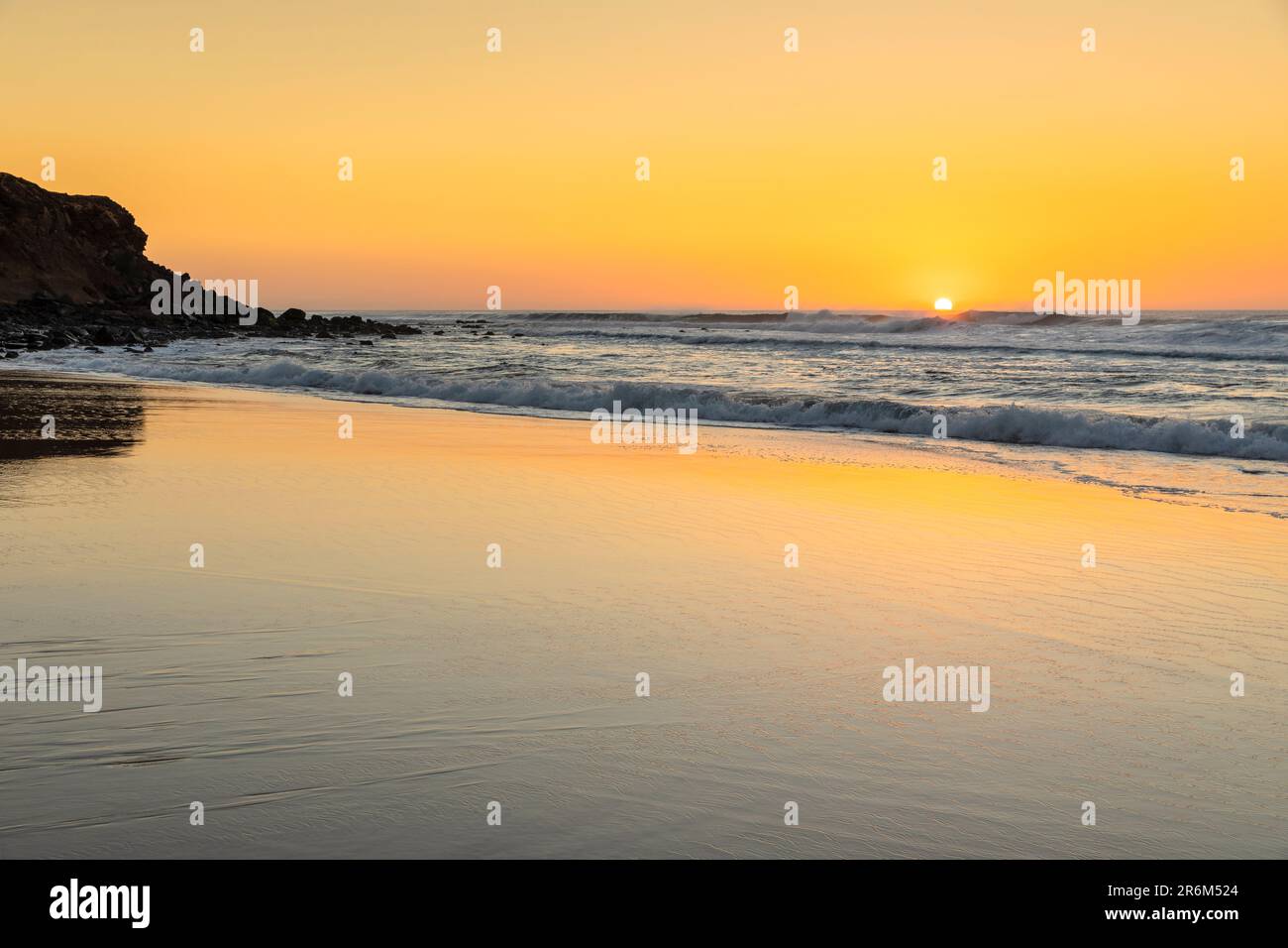 Sonnenuntergang in Playa del Castillo, El Cotillo, Fuerteventura, Kanarische Inseln, Spanien, Atlantik, Europa Stockfoto