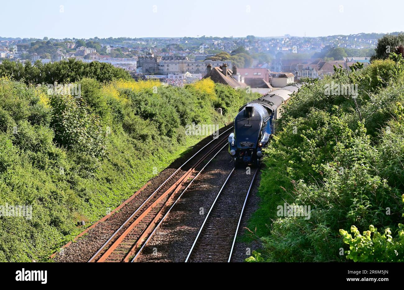 LNER Class A4 Pacific No 60007 Sir Nigel Gresley verlässt Paignton mit dem Rückweg des englischen Riviera Express am 3. Juni 2023. Stockfoto