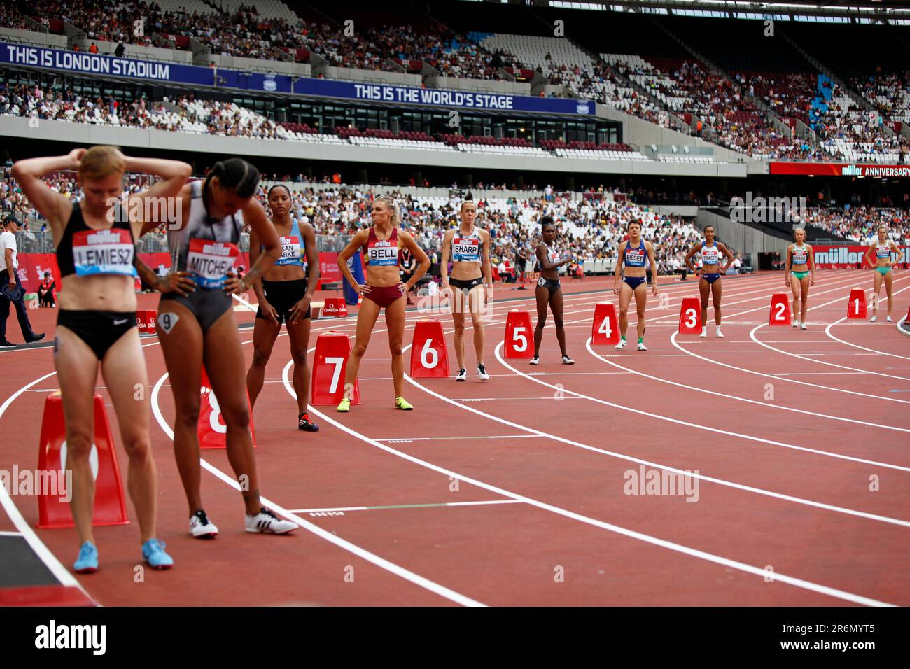 The Start of the Women's 800m Final at the 2019, IAAF Diamond League, Anniversary Games, Queen Elizabeth Olympic Park, Stratford, London, Großbritannien. Stockfoto