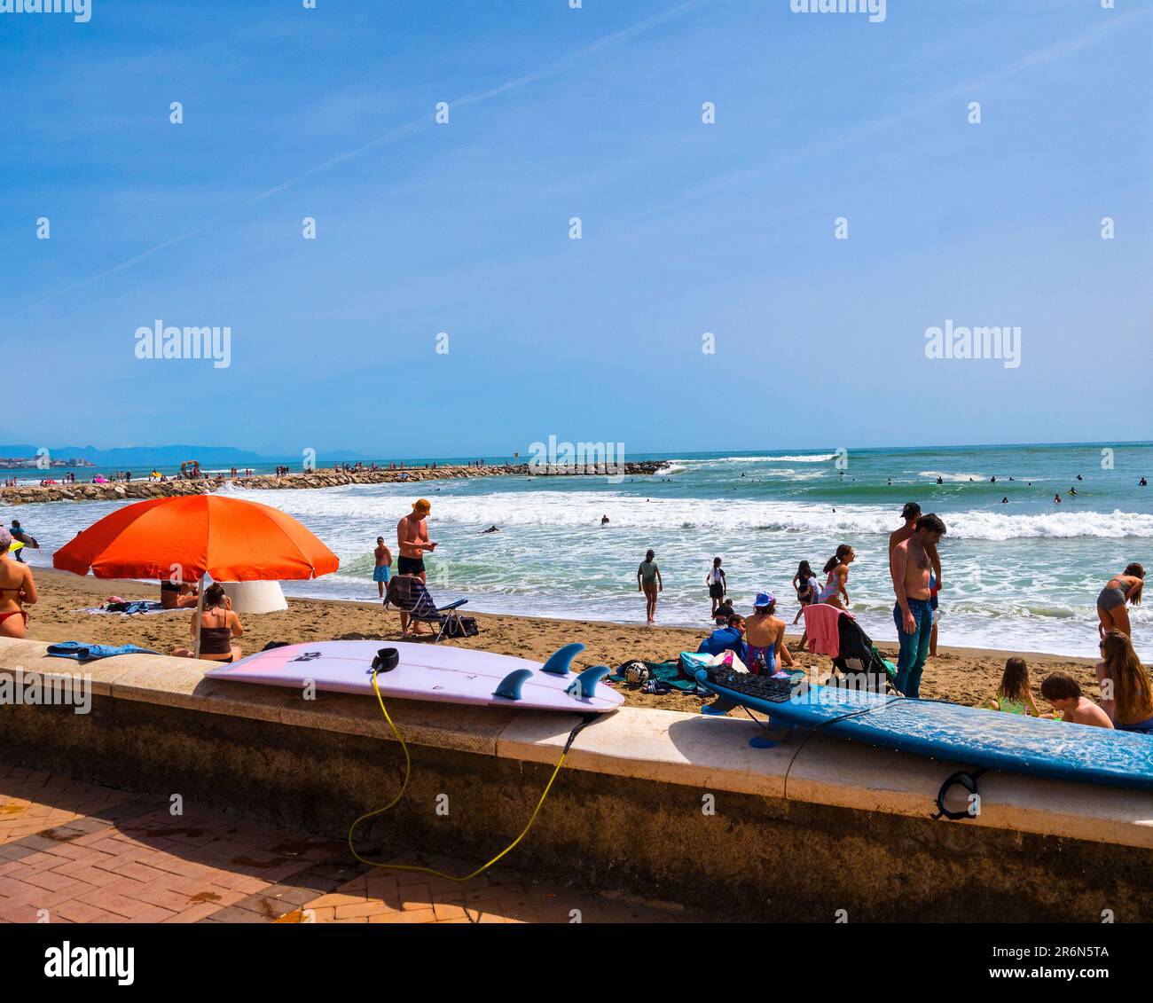 Der Strand von Fuengirola an der Costa del Sol in Spanien Stockfoto