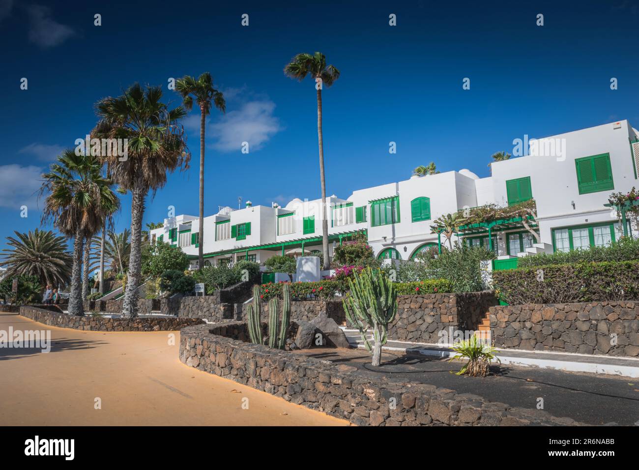 Spanische Architektur in Costa Teguise, Lanzarote, Kanarische Inseln Stockfoto