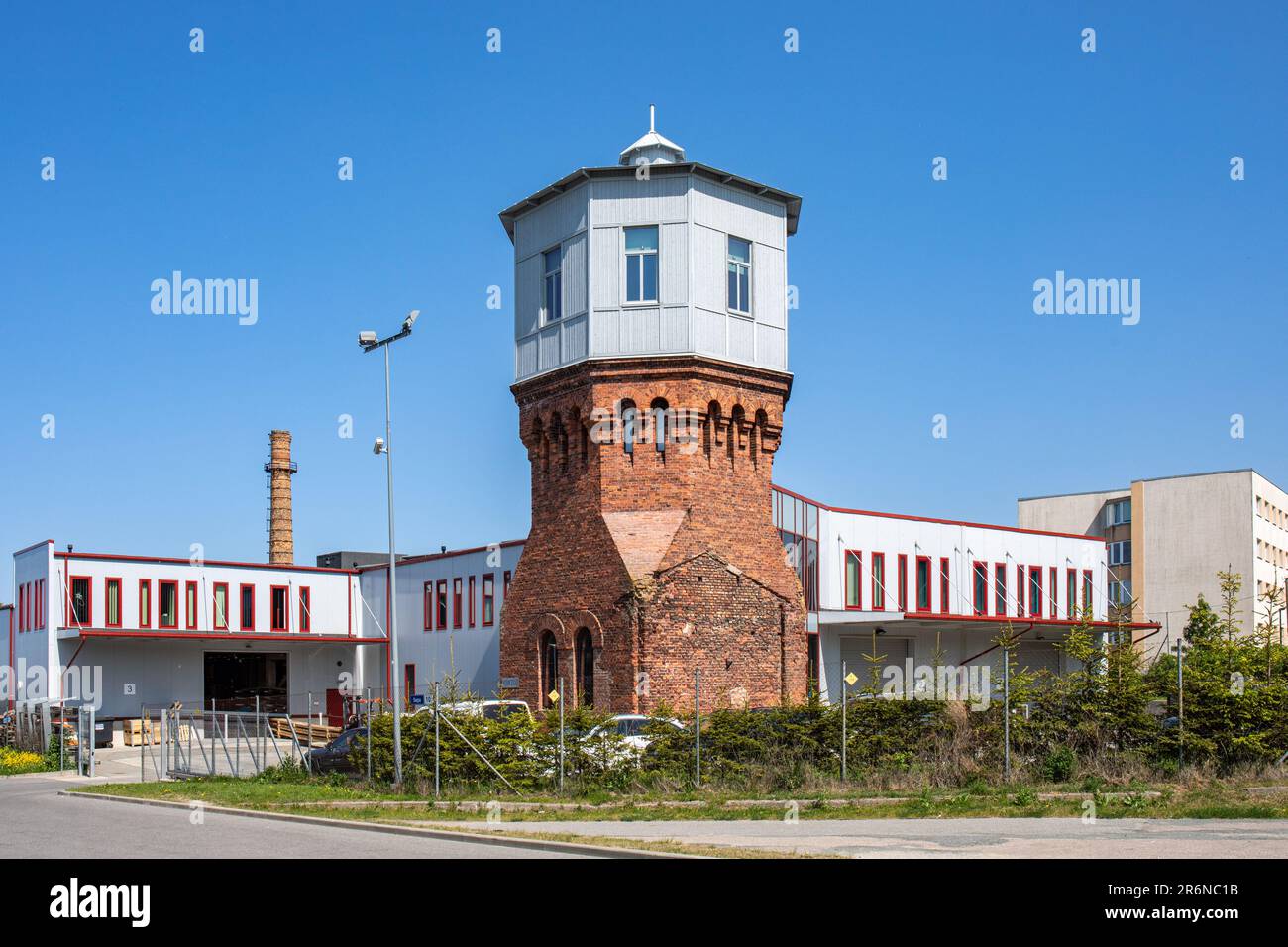 Der alte renovierte Wasserturm im Stadtteil Kopli in Tallinn, Estland Stockfoto