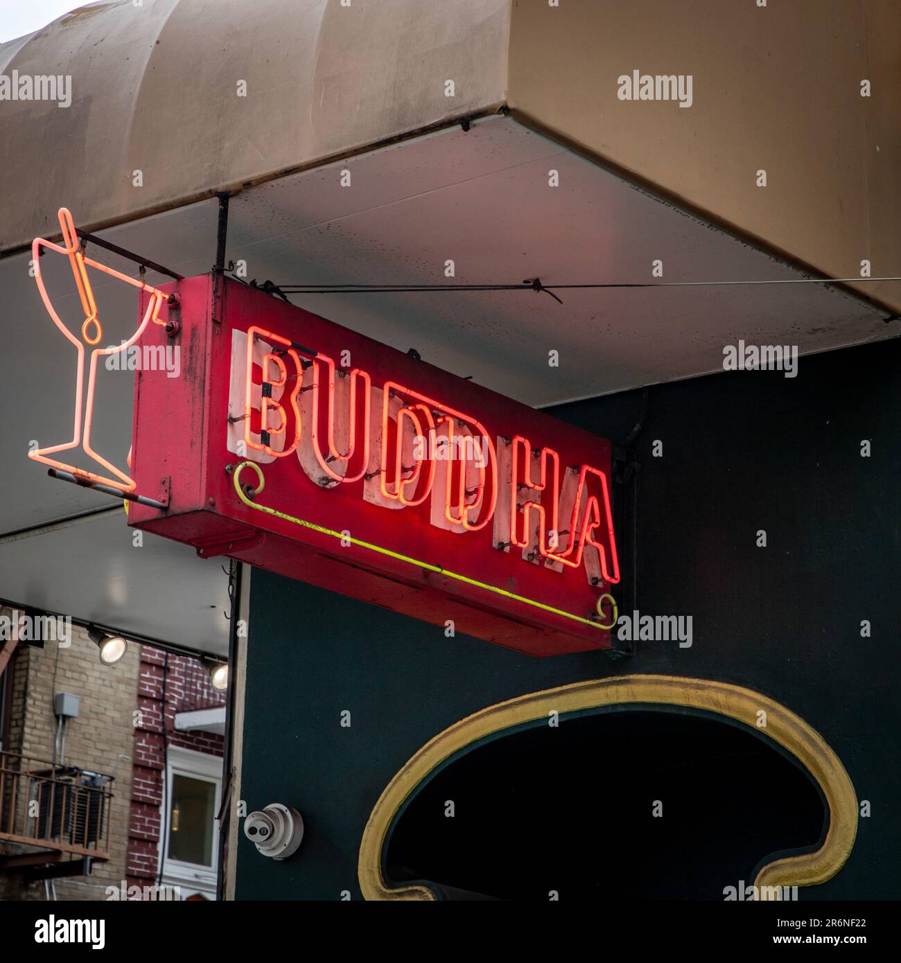 Chinatown in San Francisco, Kalifornien Die Buddha Bar befindet sich auf der Grant Avenue. Stockfoto