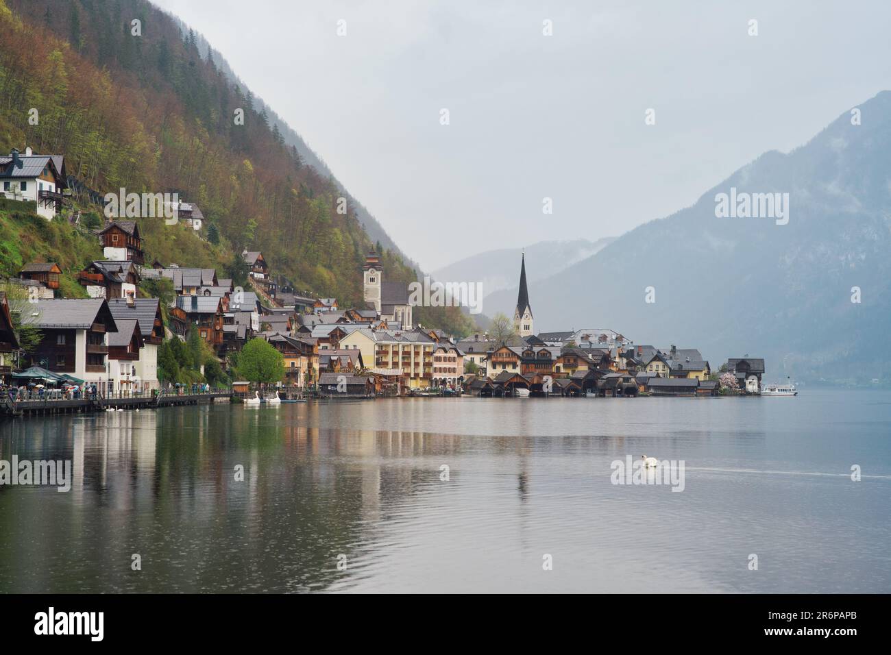 Foto des Dorfes Hallstatt in den österreichischen Alpen Stockfoto