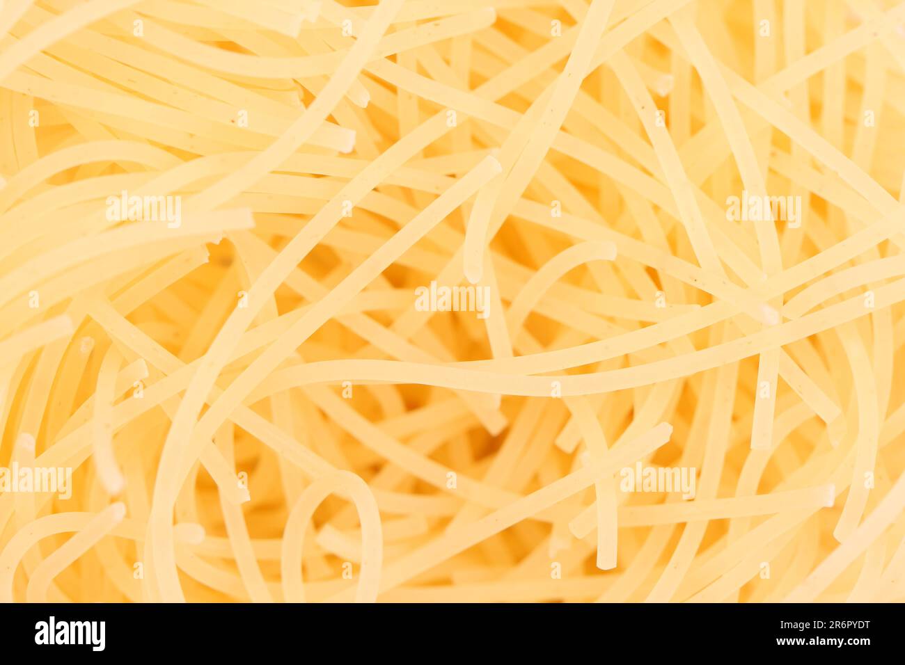 Ein Hintergrund der Nahaufnahme von Pasta capelli d angelo. Stockfoto