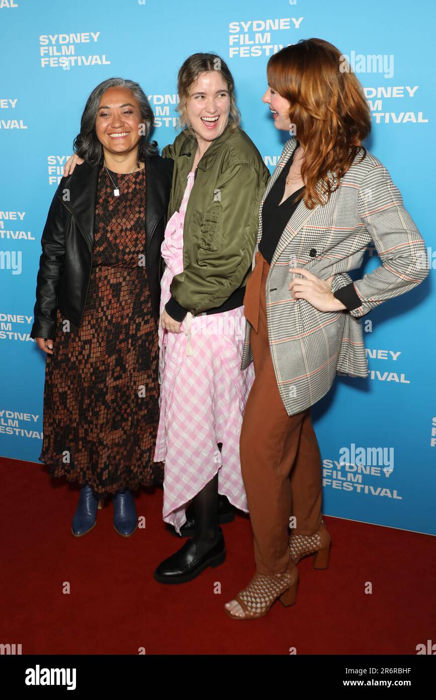 Sydney, Australien. 11. Juni 2023 70. Sydney Film Festival: Bad Behaviour, Australian Premiere Red Teppich im State Theatre, 49 Market Street. Im Bild, L-R: Produzent Desray Armstrong, Regisseurin Alice Englert und Crew Alana Cotton. Kredit: Richard Milnes/Alamy Live News Stockfoto