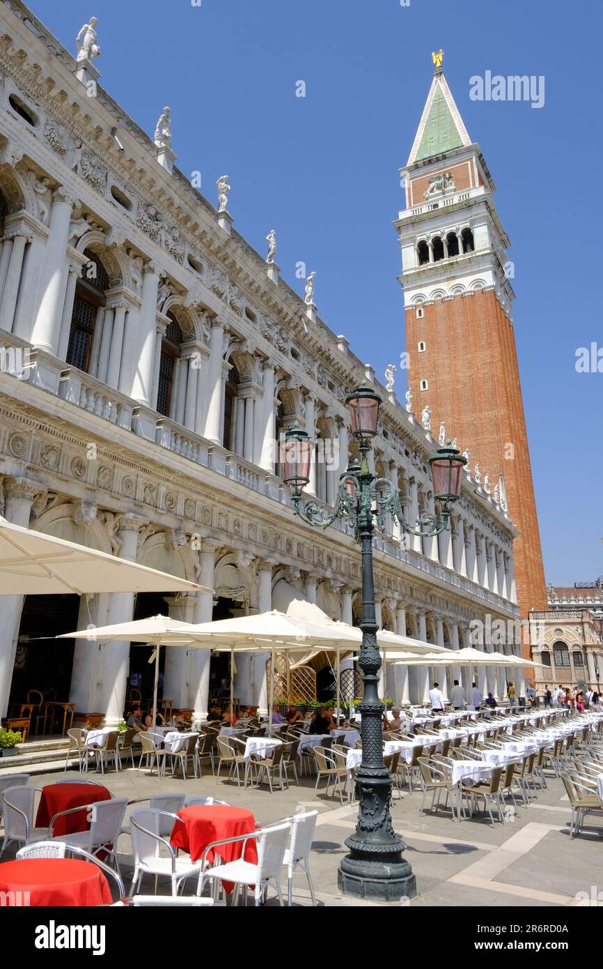 Venedig Italien - Markusdom Campanile - Campanile di San Marco - Platz des Dom Turms Stockfoto