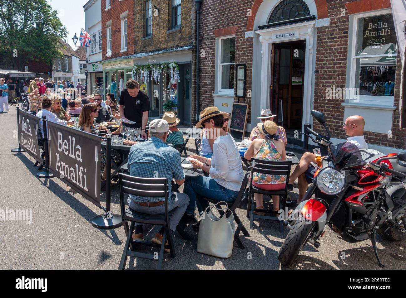 Italienisches Restaurant, Bella Amalfi, Market Street, Sandwich, Kent Stockfoto